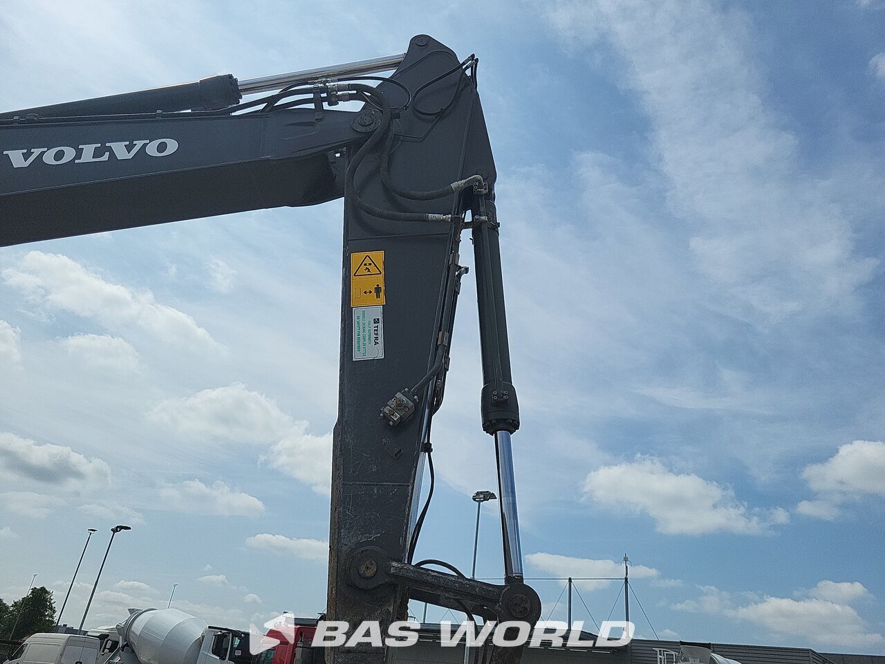 Other : Volvo EC220 E L Pelle sur chenilles