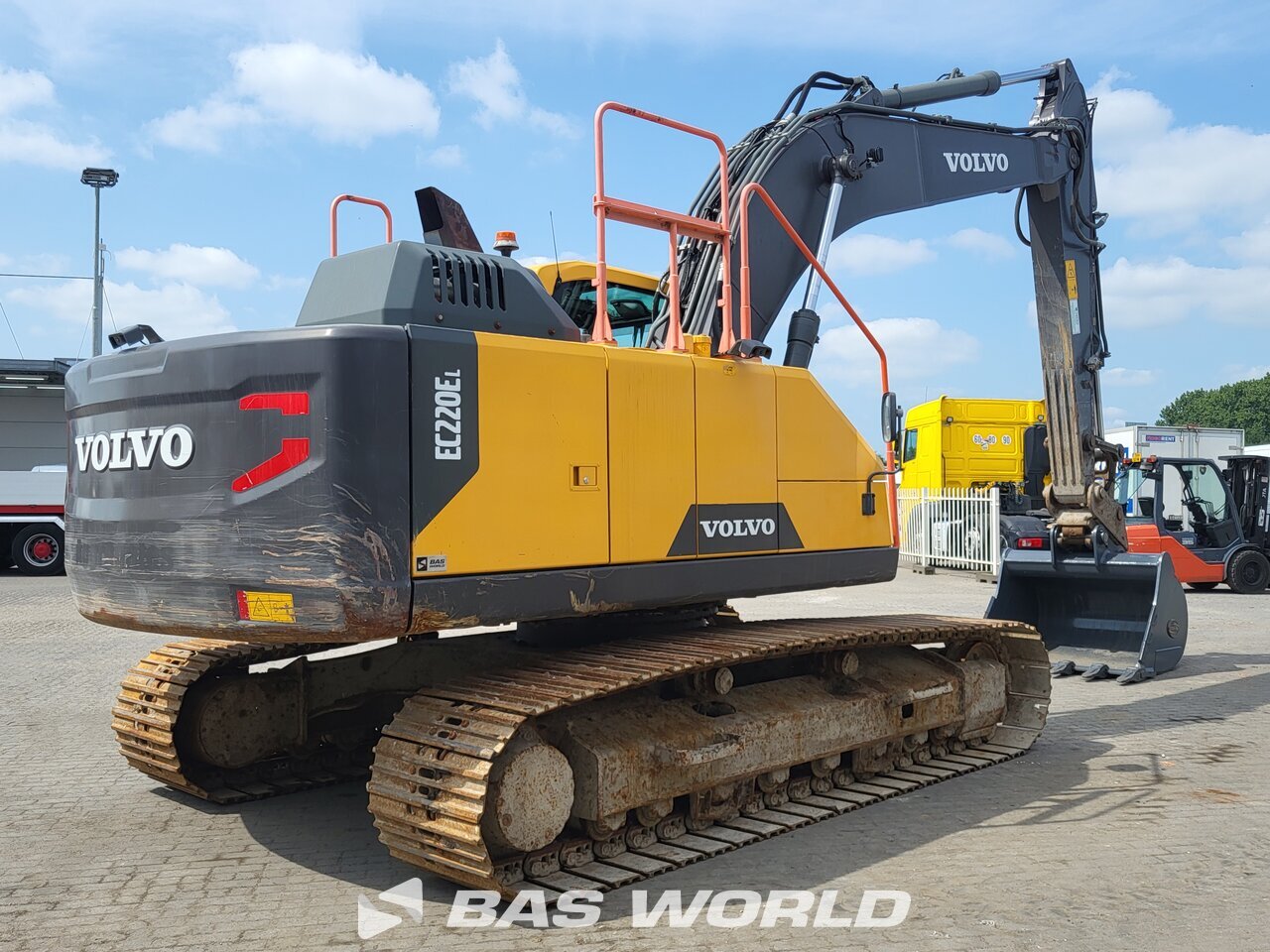Other : Volvo EC220 E L Pelle sur chenilles