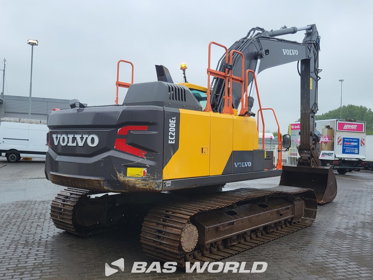 Other : Volvo EC200 E L Pelle sur chenilles