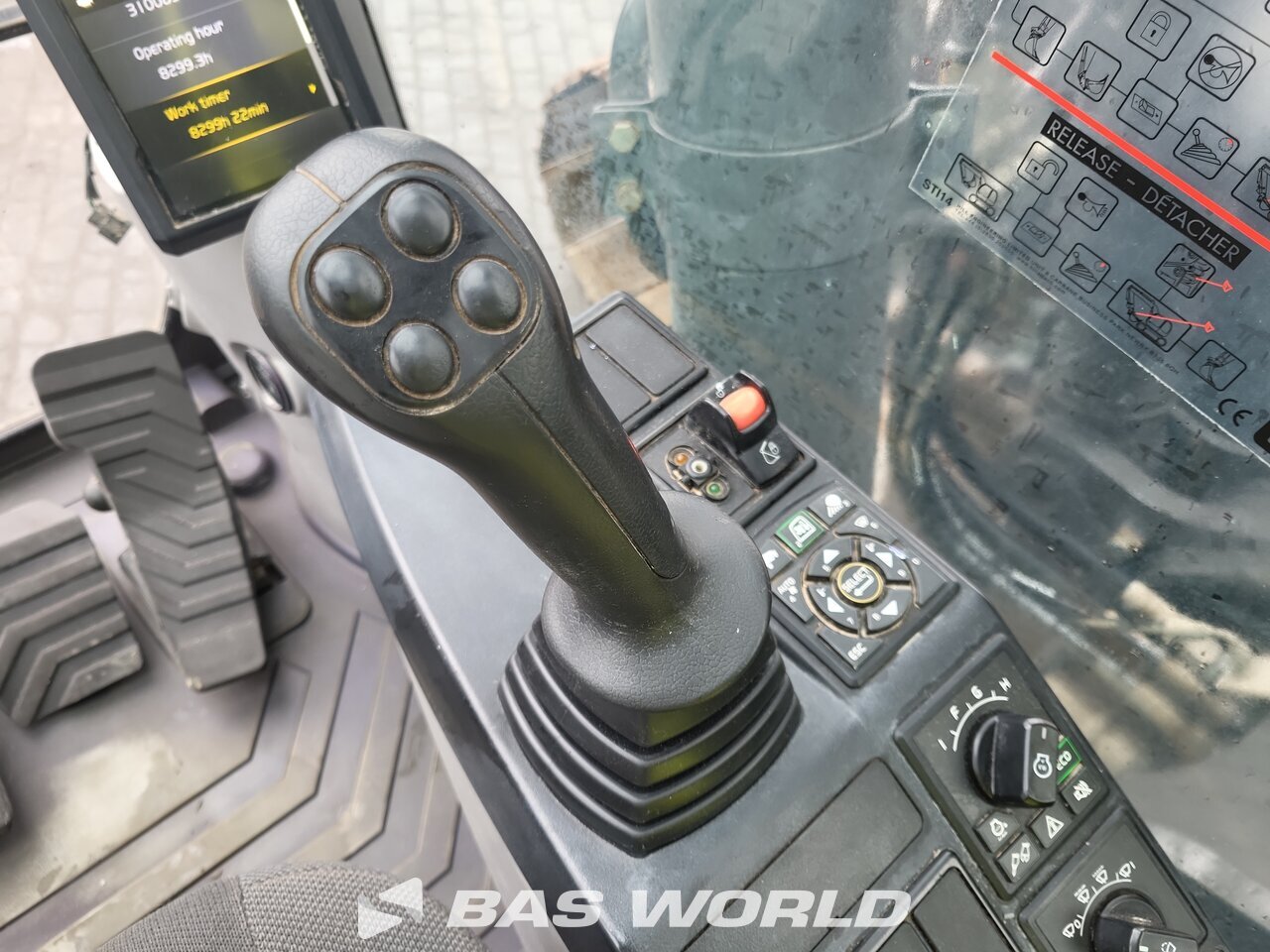 Other : Volvo EC200 E L Pelle sur chenilles