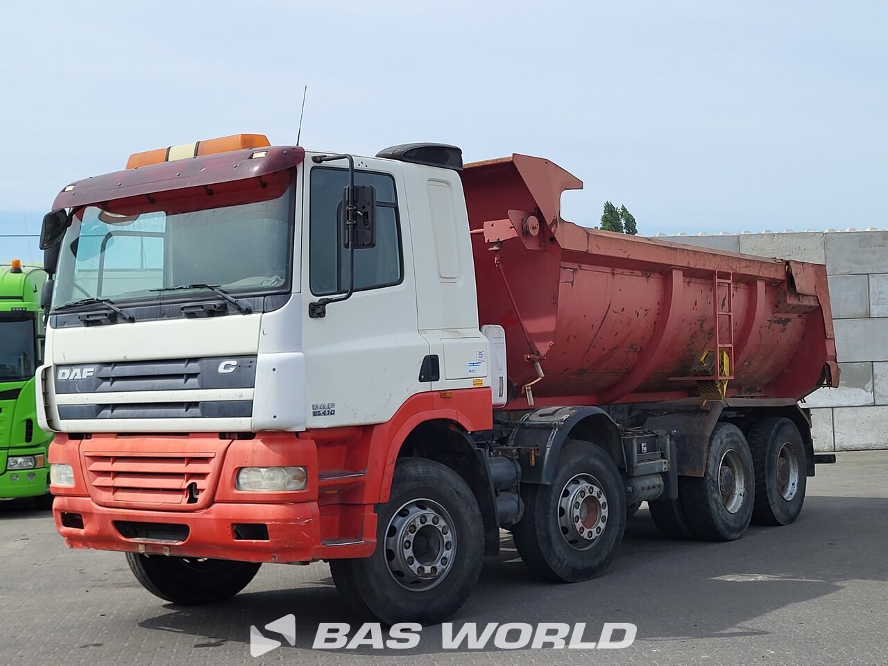 Front left : DAF CF85.410 8X4 Vendée Carrosserie Camion Benne