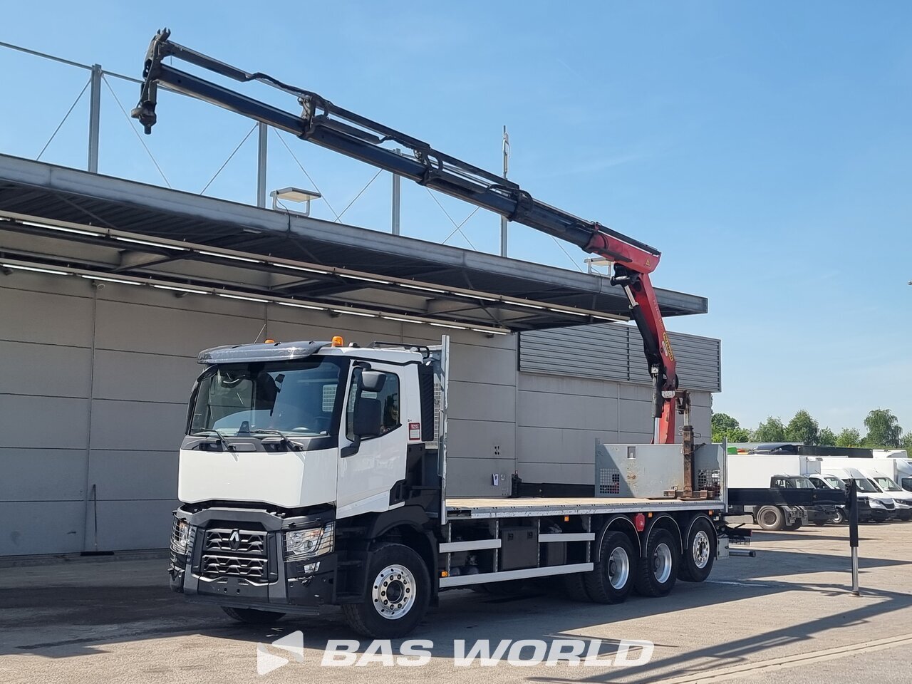 Front left : Renault C 480 8X4 CARIDRO Camion plateaux