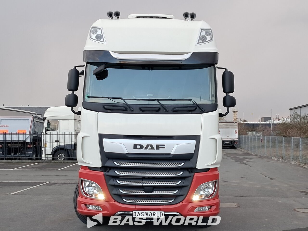 Front : DAF XF 530 4X2 Tracteur routier