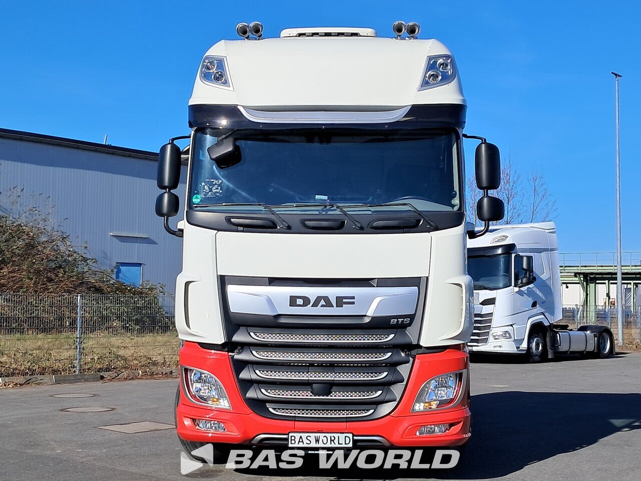 Front : DAF XF 530 4X2 Tracteur routier