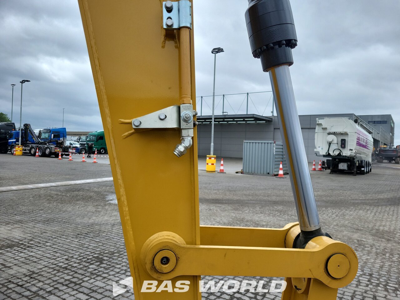 Other : Caterpillar 313 GC Pelle sur chenilles