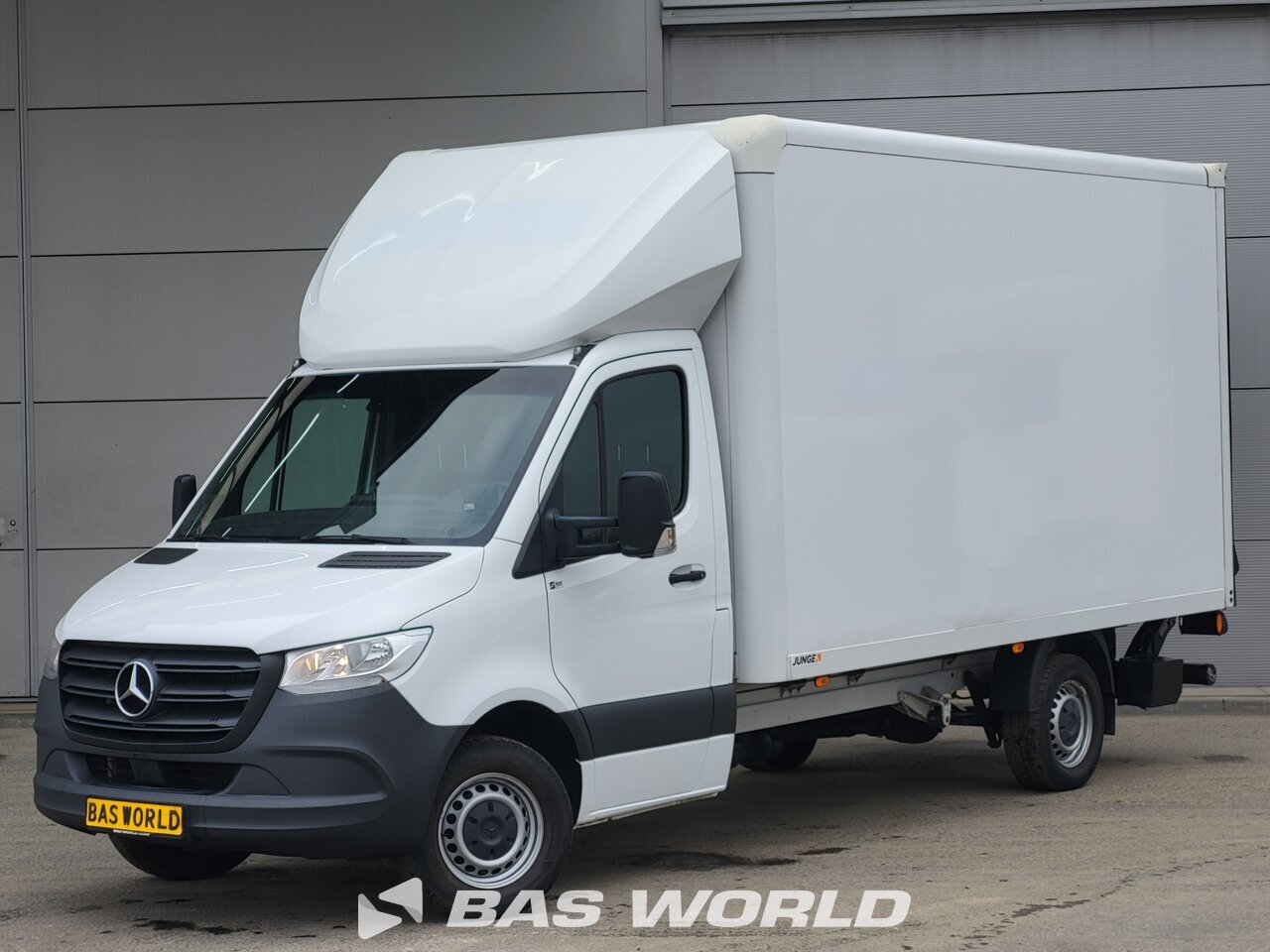 Front left : Mercedes Sprinter 317 CDI Carrosseries
