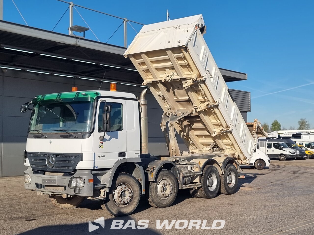 Front left : Mercedes Actros 4141 8X4 Meiller Camion Benne