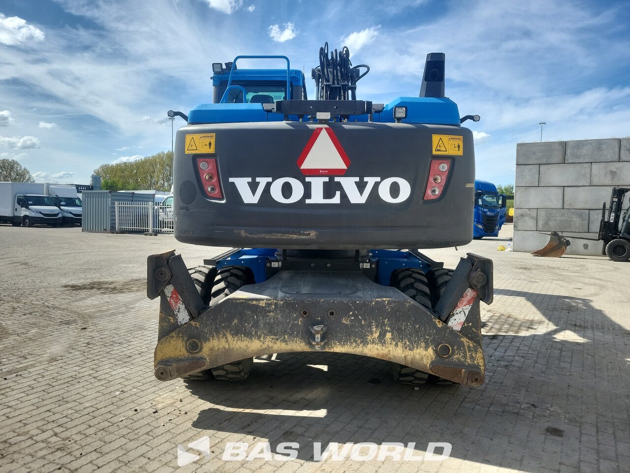 Other : Volvo EW140 D Pelle sur pneus