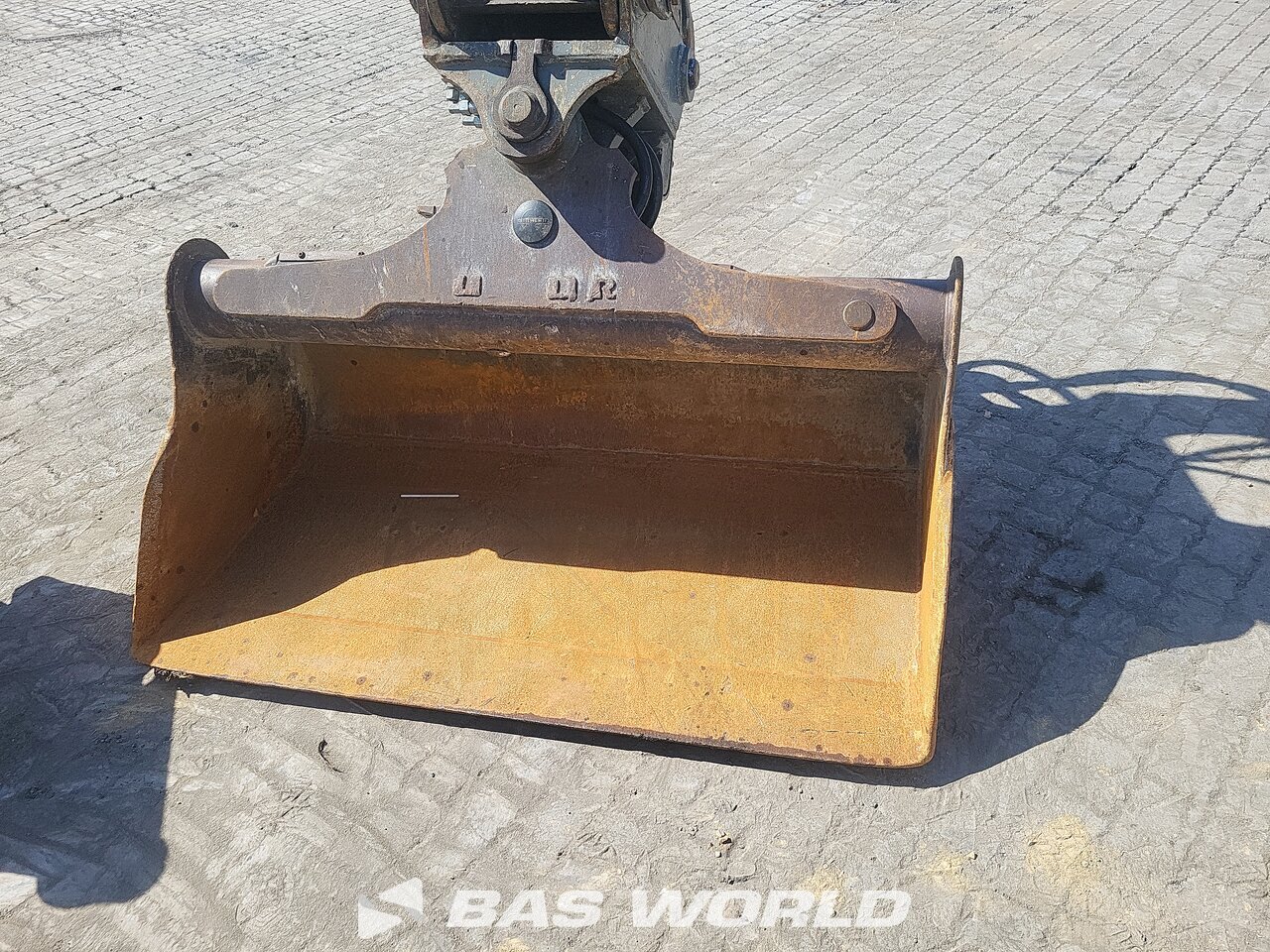 Other : Volvo EW140 D Pelle sur pneus