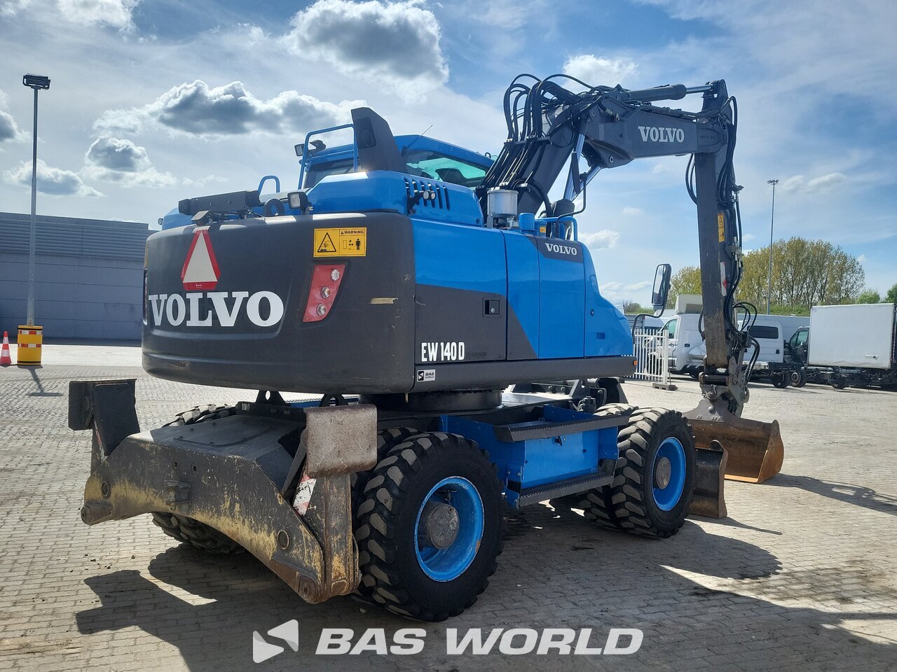 Other : Volvo EW140 D Pelle sur pneus