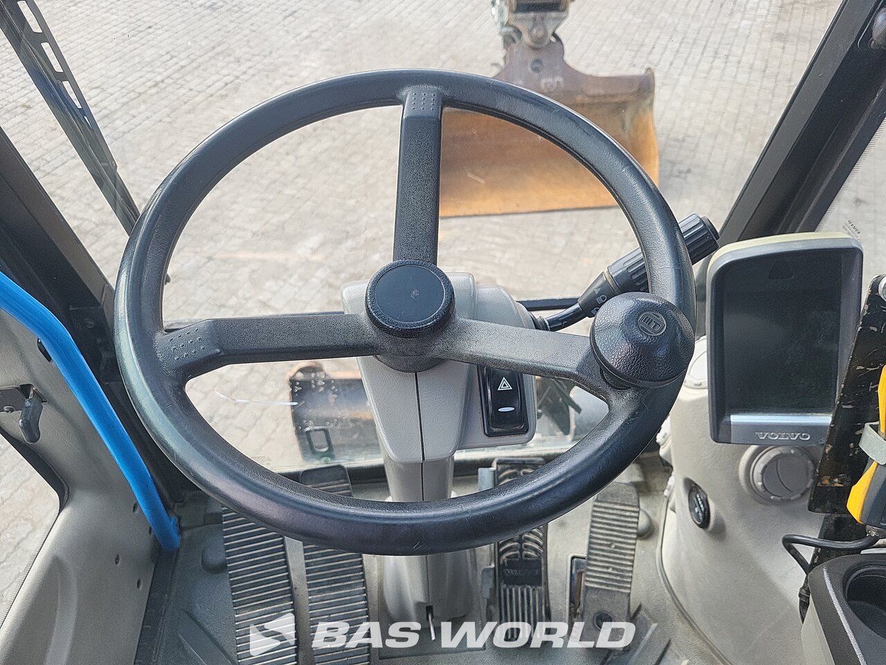 Other : Volvo EW140 D Pelle sur pneus