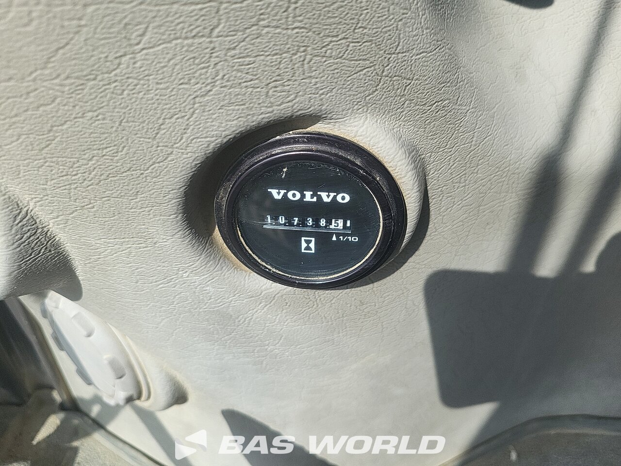 Other : Volvo EW140 D Pelle sur pneus