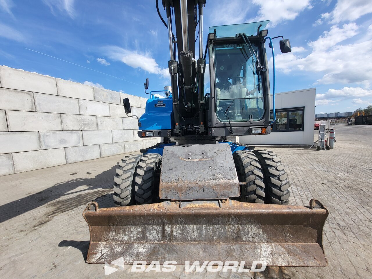 Other : Volvo EW140 D Pelle sur pneus