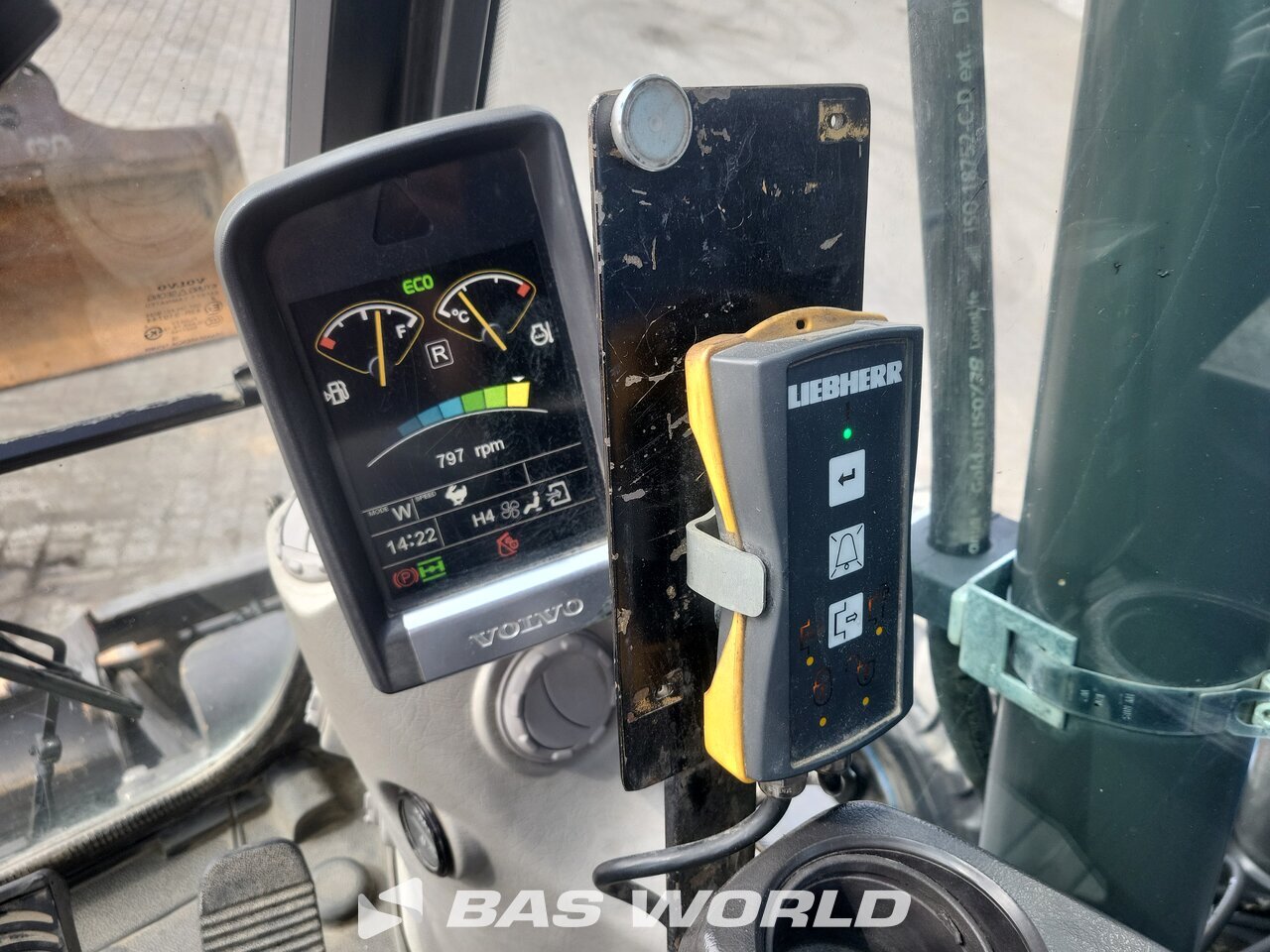 Other : Volvo EW140 D Pelle sur pneus