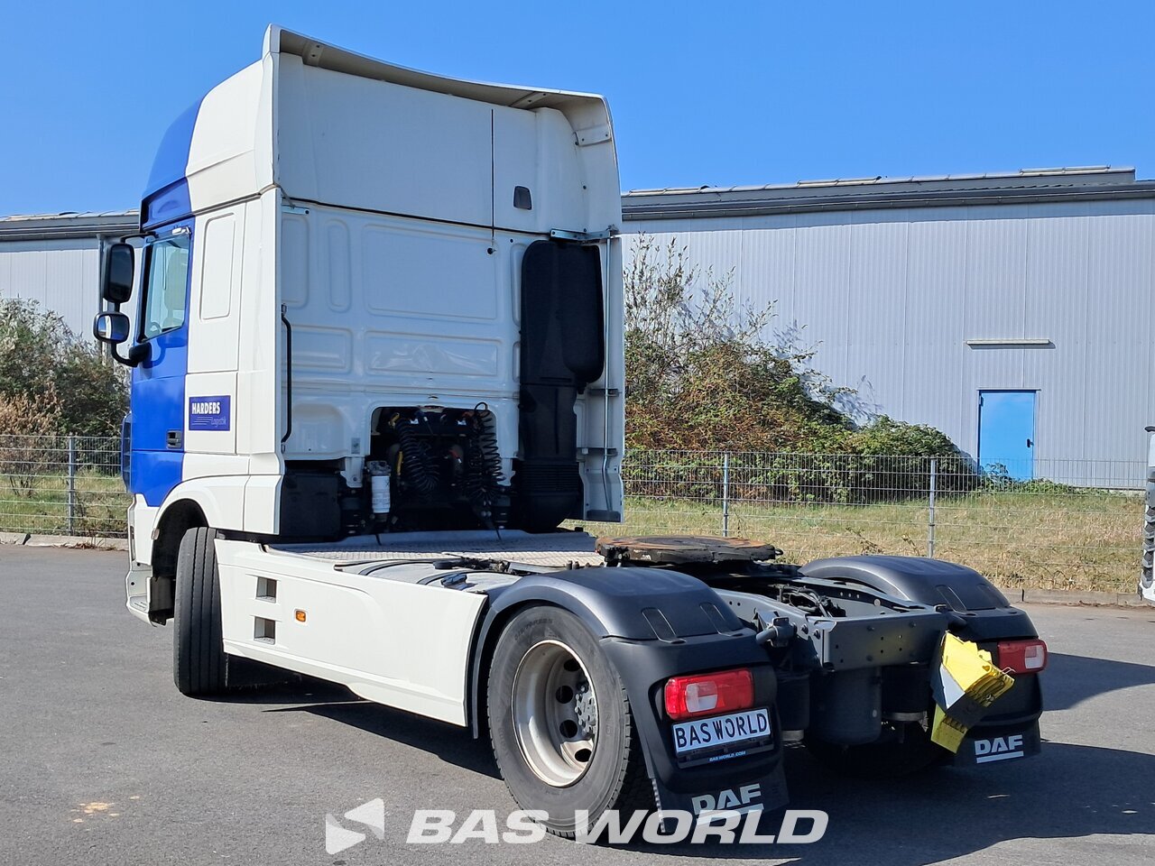 Back left : DAF XF 480 4X2 Tracteur routier