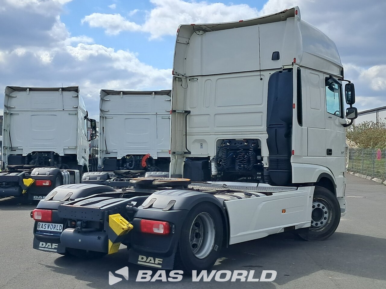 Back right : DAF XF 480 4X2 Tracteur routier