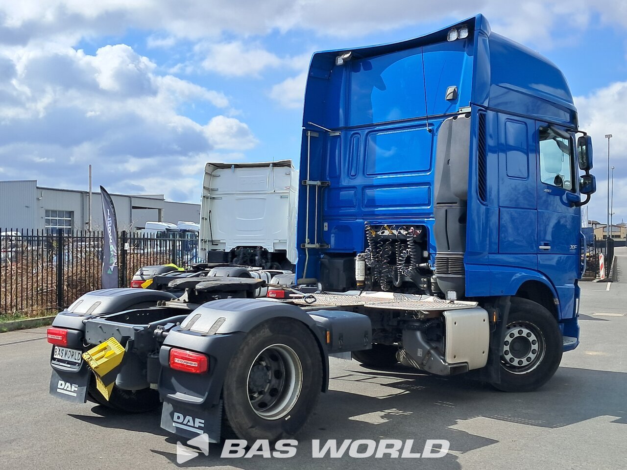 Back right : DAF XF 480 4X2 Tracteur routier