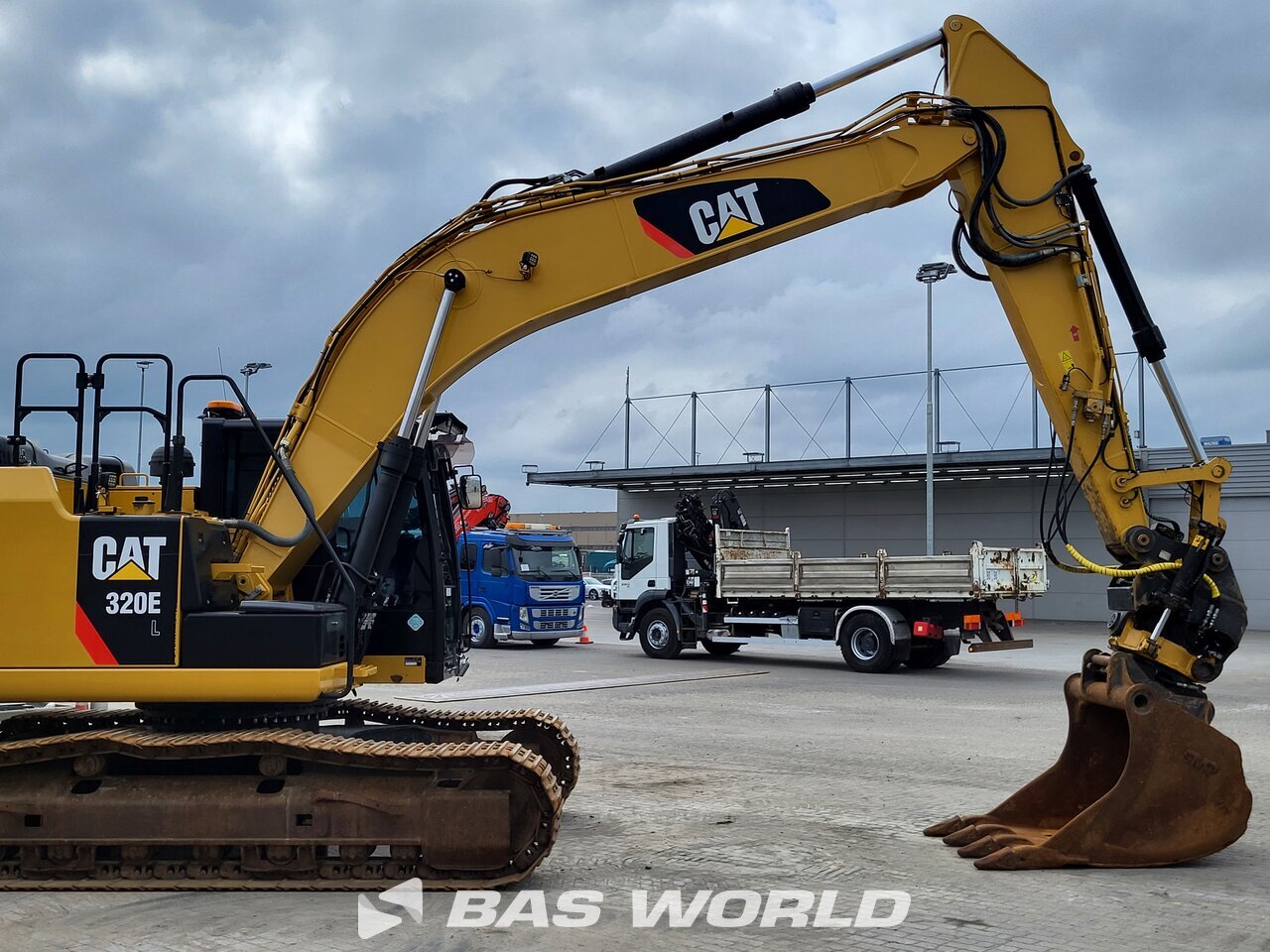 Other : Caterpillar 320 E L Pelle sur chenilles