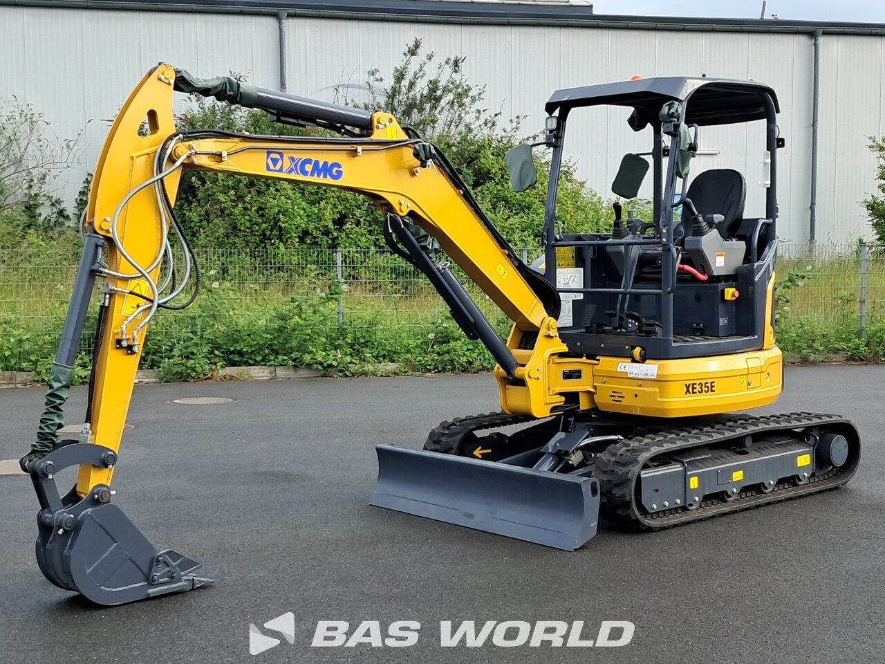 Front left : XCMG XE35 E Mini pelle <10t