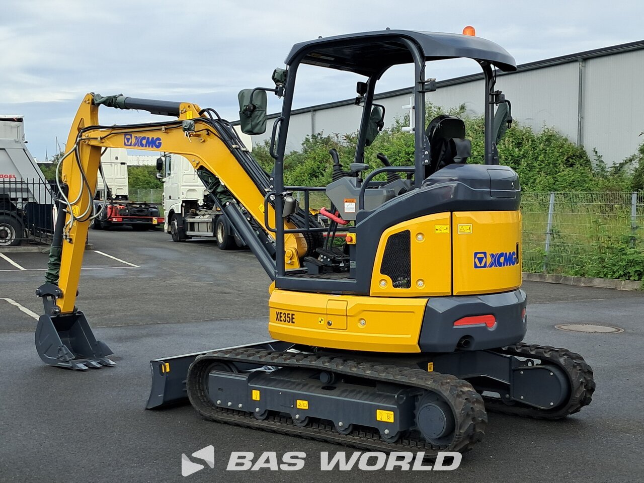 Back left : XCMG XE35 E Mini pelle <10t