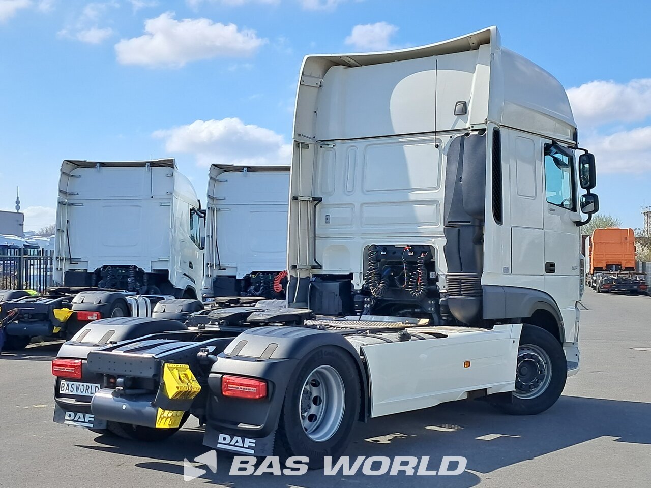 Back right : DAF XF 480 4X2 Tracteur routier