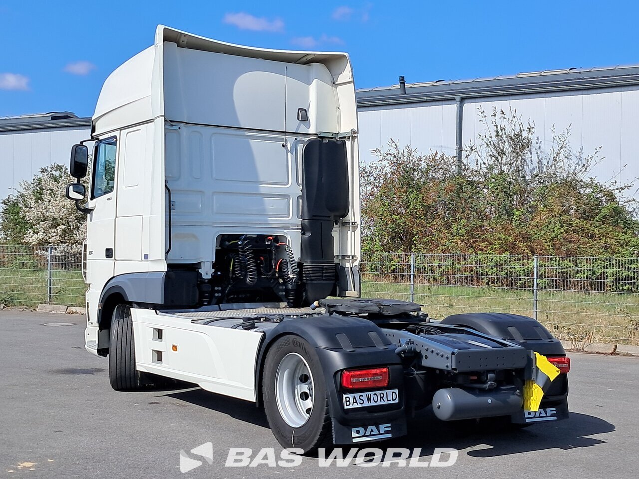 Back left : DAF XF 480 4X2 Tracteur routier