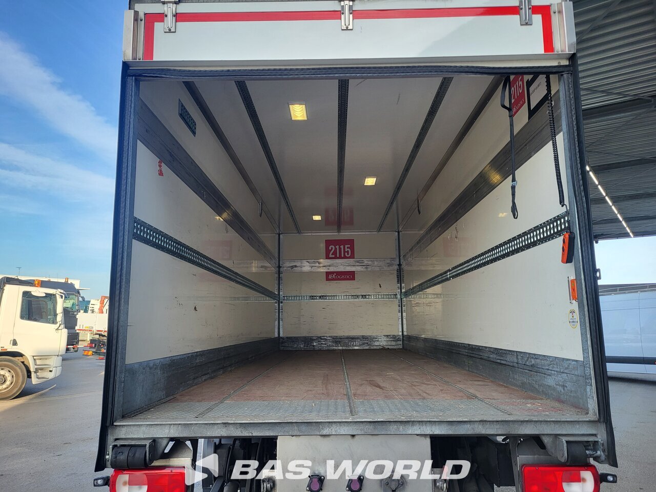 Other : DAF CF 370 4X2 Carrosseries fourgons