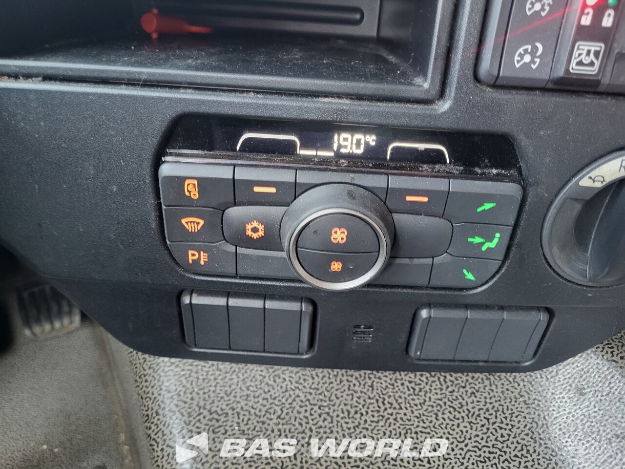 Other : DAF CF 370 4X2 Carrosseries fourgons