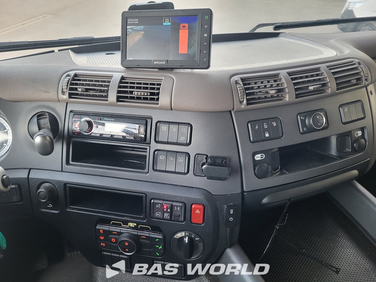 Other : DAF CF 370 4X2 Carrosseries fourgons