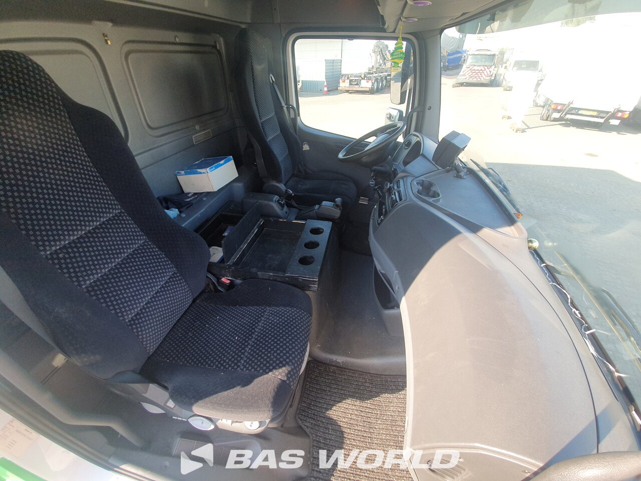 Other : Mercedes Atego 1218 4X2 Carbouw Camion frigorifique