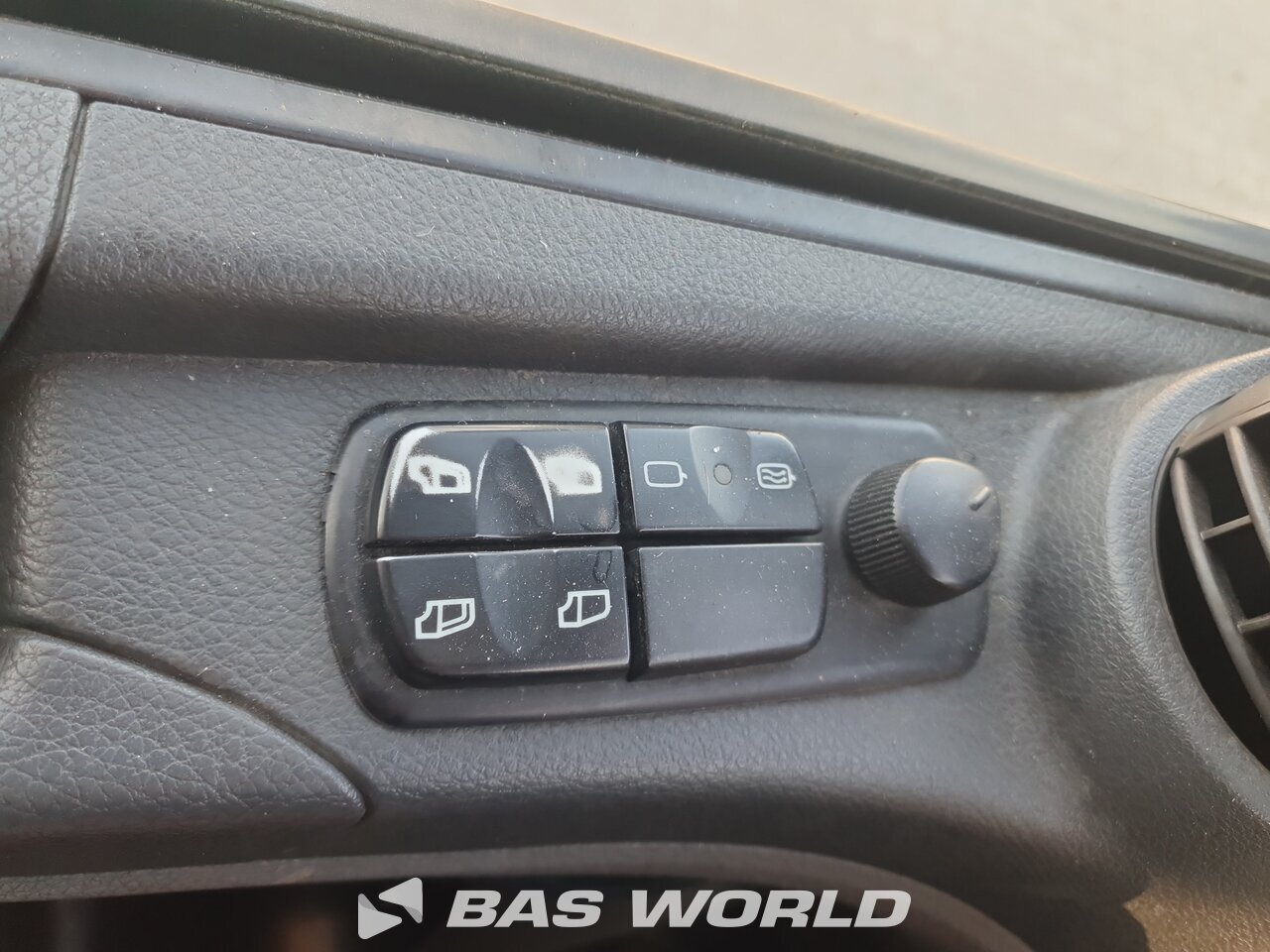 Other : Mercedes Atego 1218 4X2 Carbouw Camion frigorifique