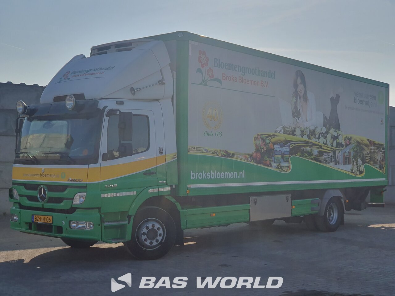 Front left : Mercedes Atego 1218 4X2 Carbouw Camion frigorifique