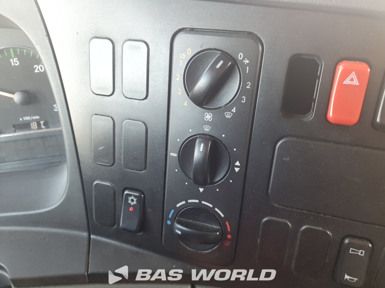 Other : Mercedes Atego 1218 4X2 Carbouw Camion frigorifique