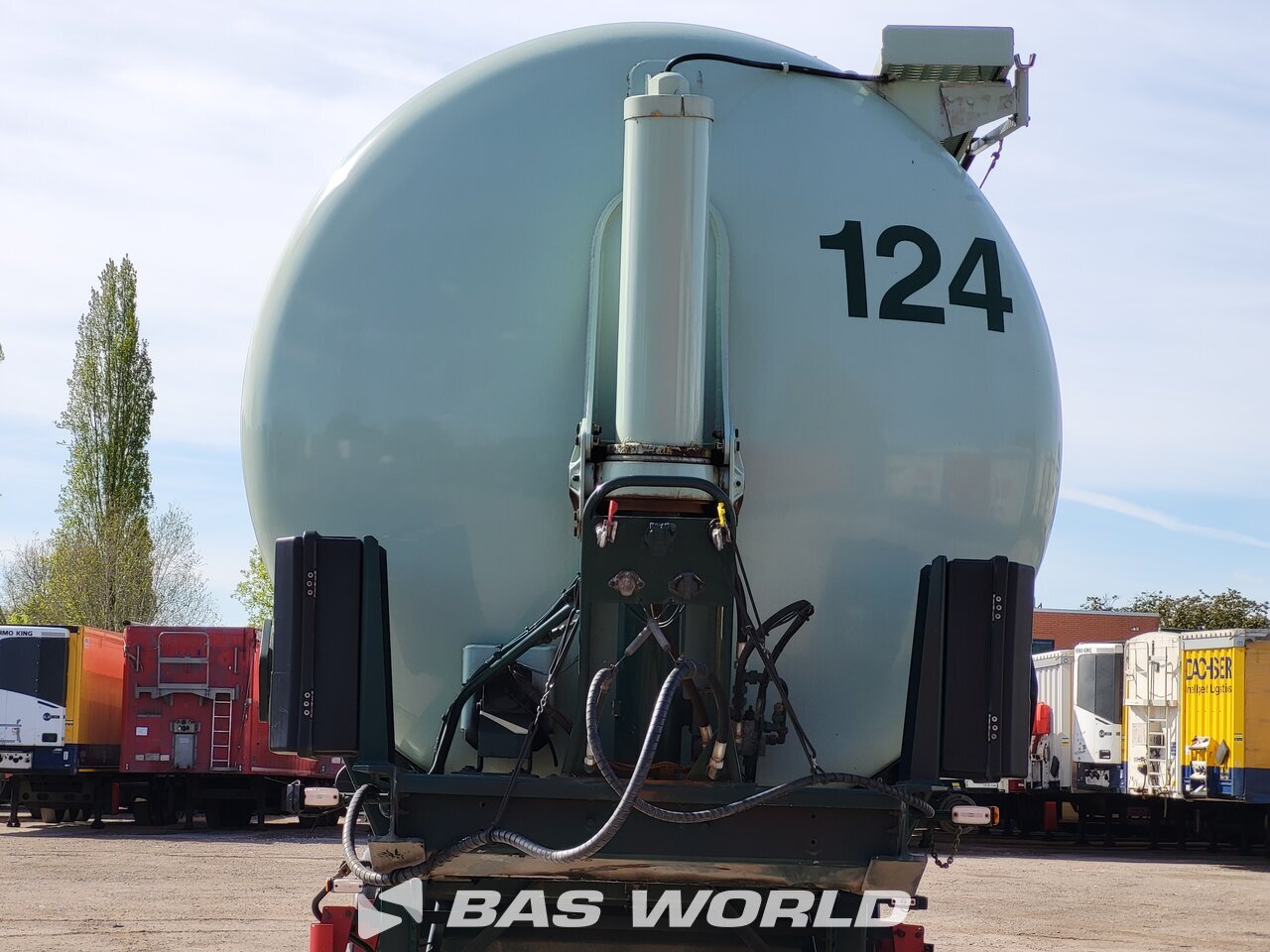Front : Spitzer Semi-remorque silo