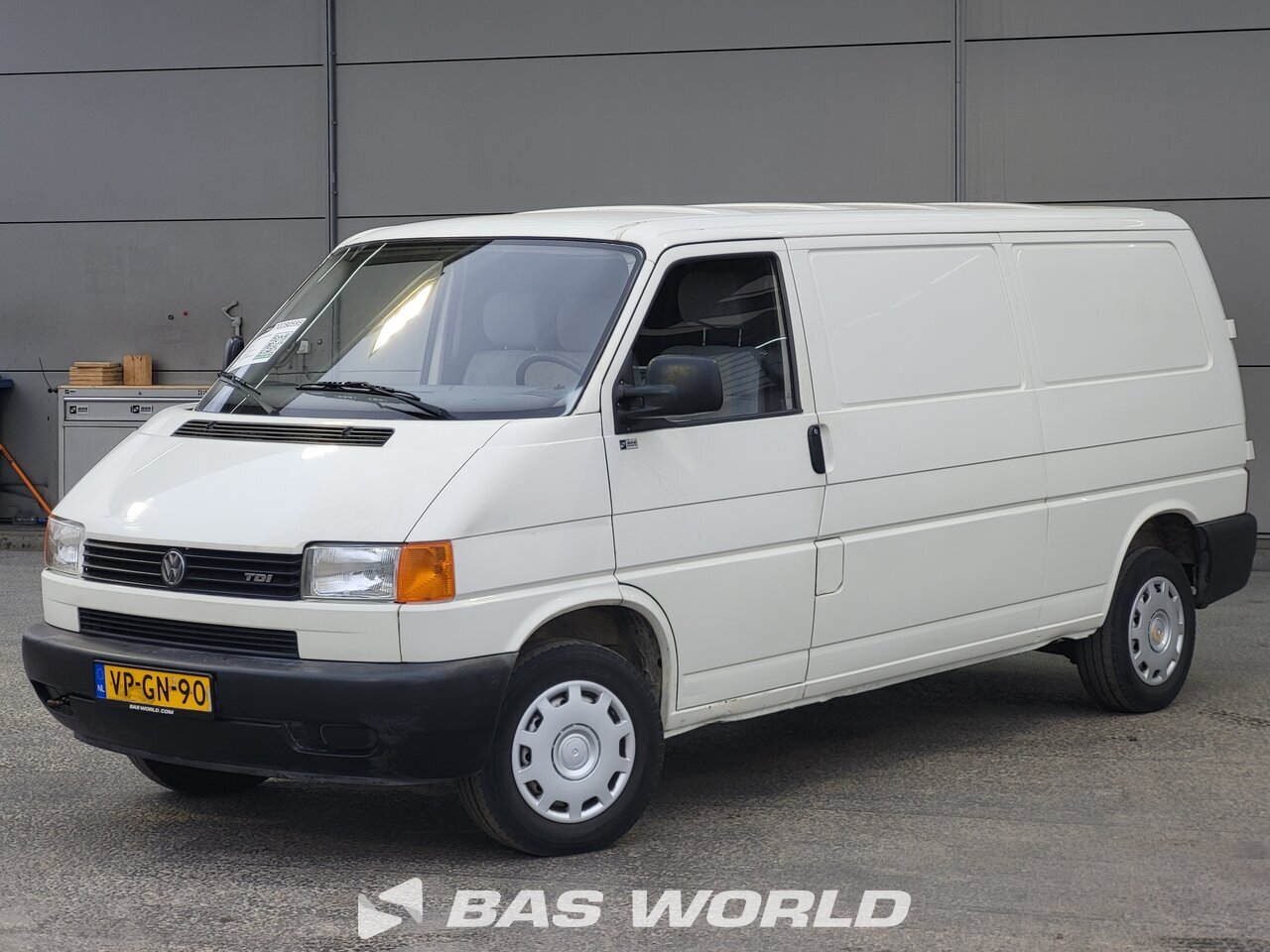 Front left : Volkswagen Transporter Fourgons utilitaires