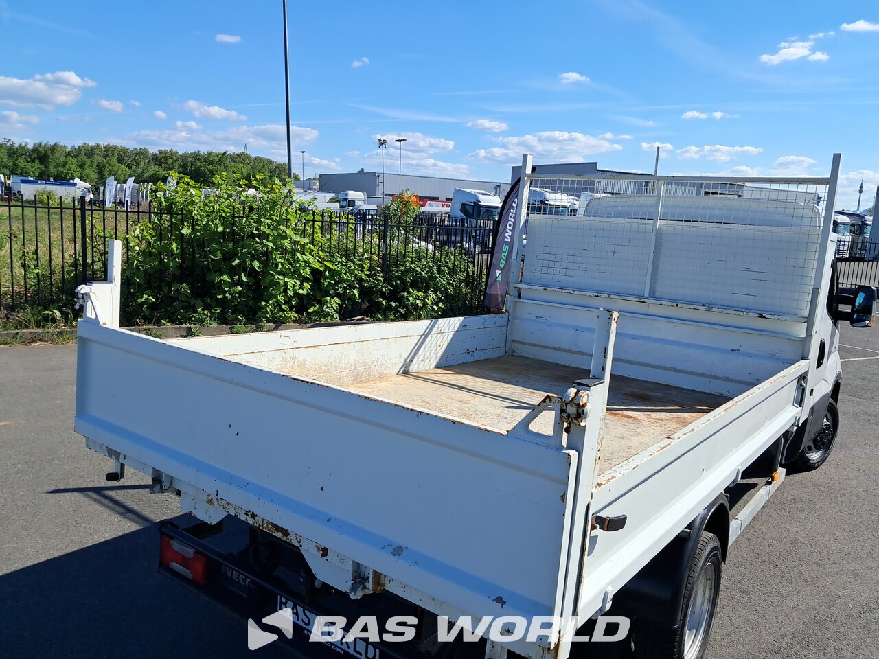 Superstructure interior : Iveco Daily 35C14 Benne