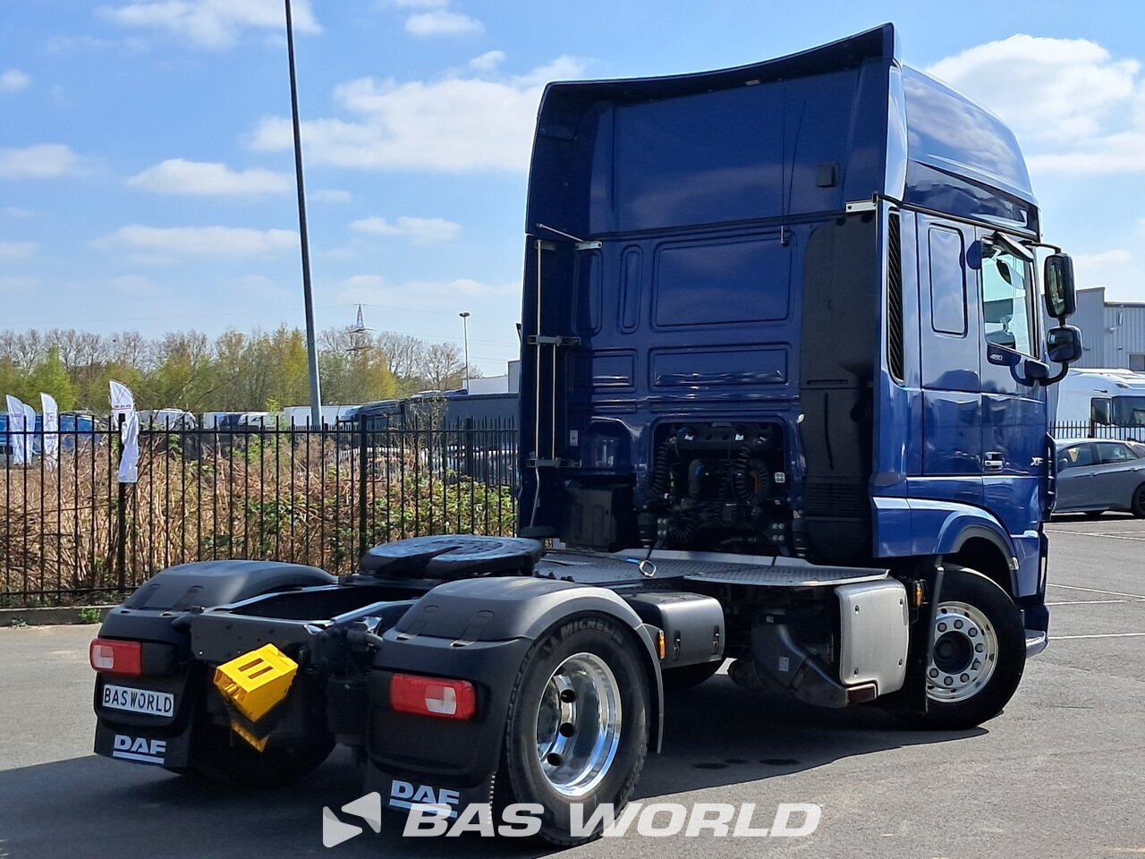 Back right : DAF XF 480 4X2 Tracteur routier