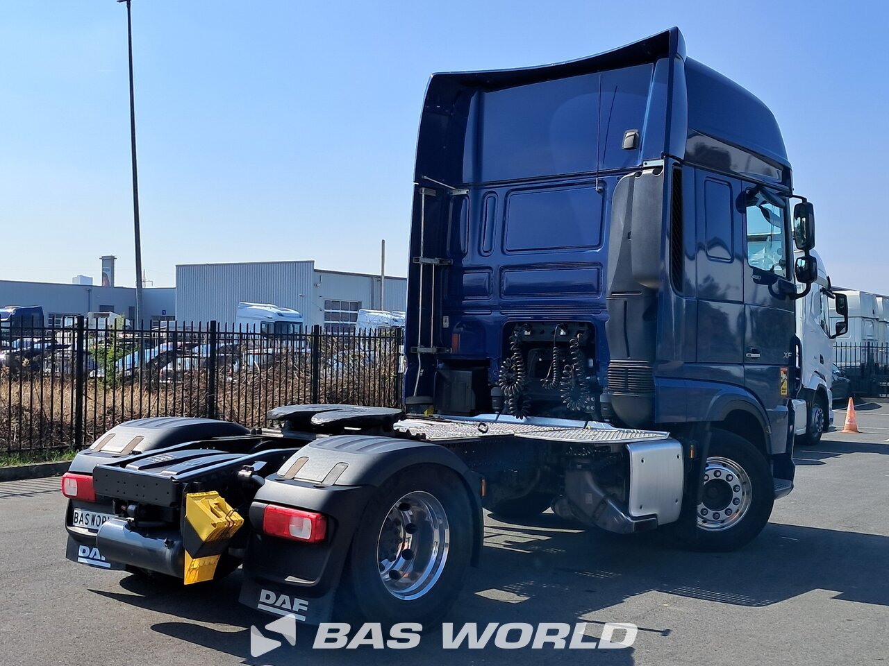 Back right : DAF XF 480 4X2 Tracteur routier