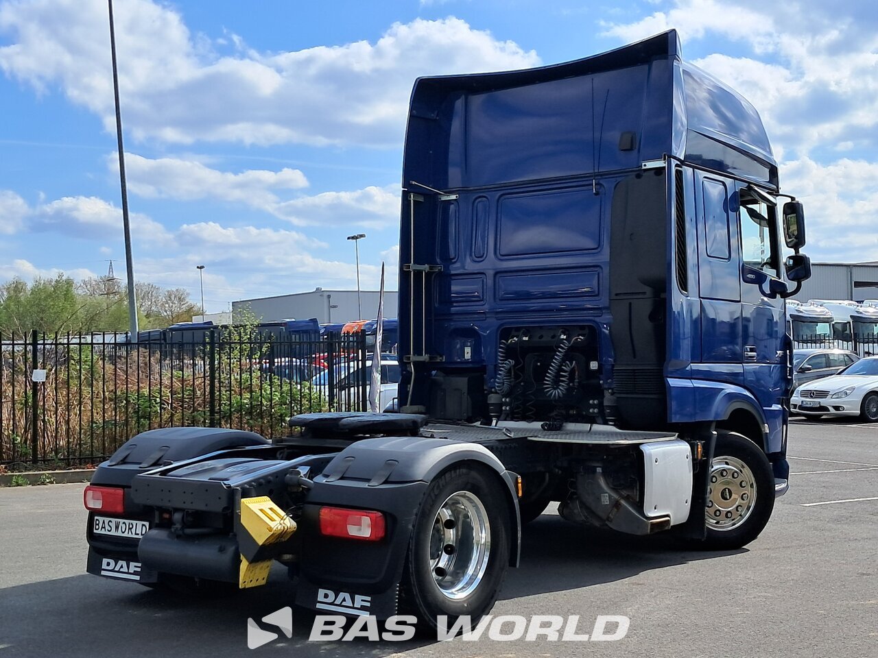 Back right : DAF XF 480 4X2 Tracteur routier