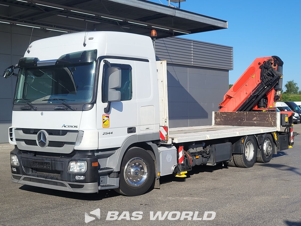 Front left : Mercedes Actros 2544 6X2 Camion plateaux