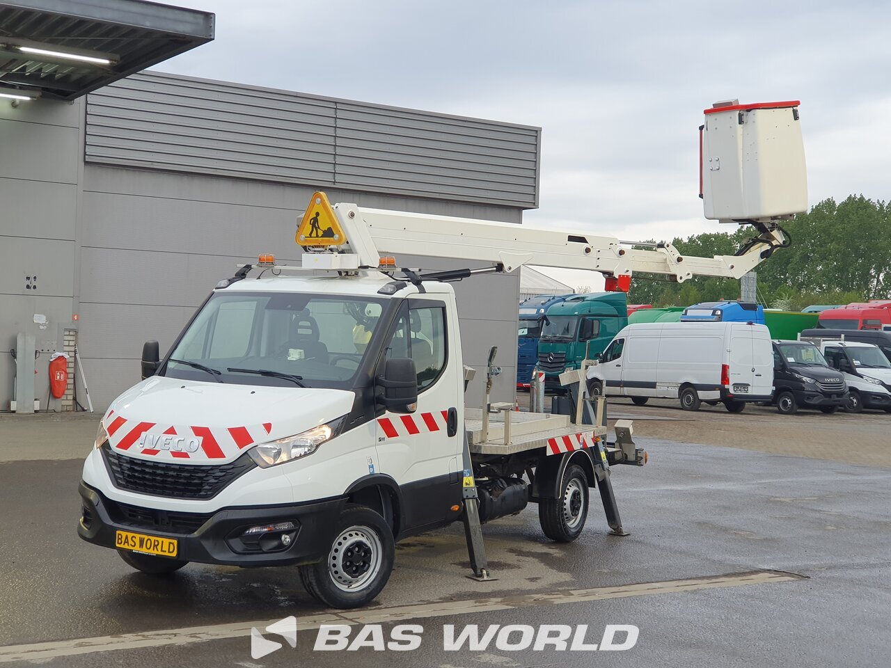 Other : Iveco Daily 35S14 Plateforme de travail hydraulique