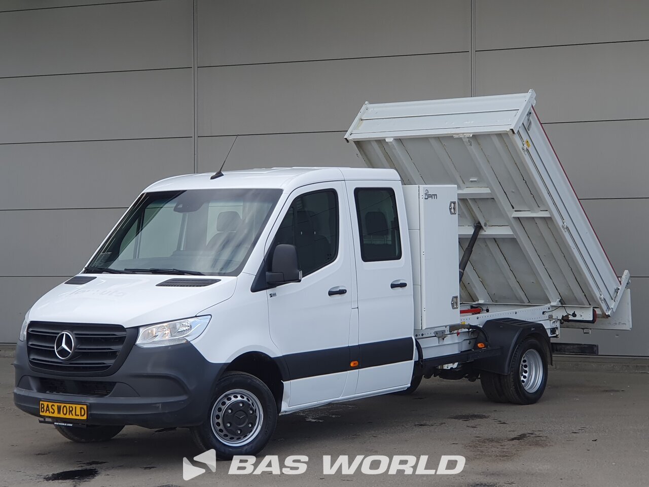 Front left : Mercedes Sprinter 514 CDI Benne