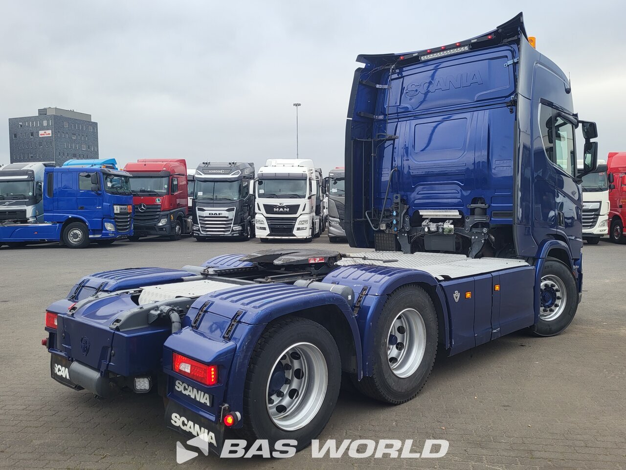 Back right : Scania R650 6X2 Tracteur routier