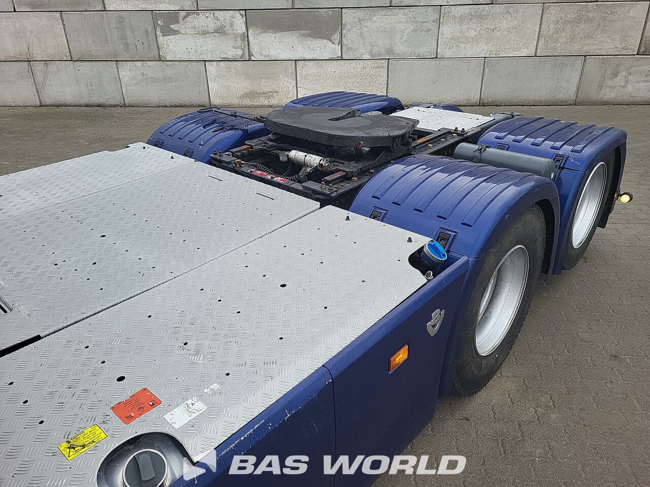 Fuel tanks : Scania R650 6X2 Tracteur routier