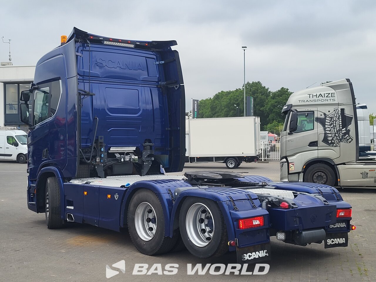 Back left : Scania R650 6X2 Tracteur routier