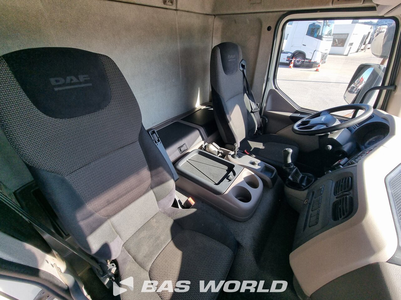 Other : DAF LF 260 4X2 Puppe Camion frigorifique