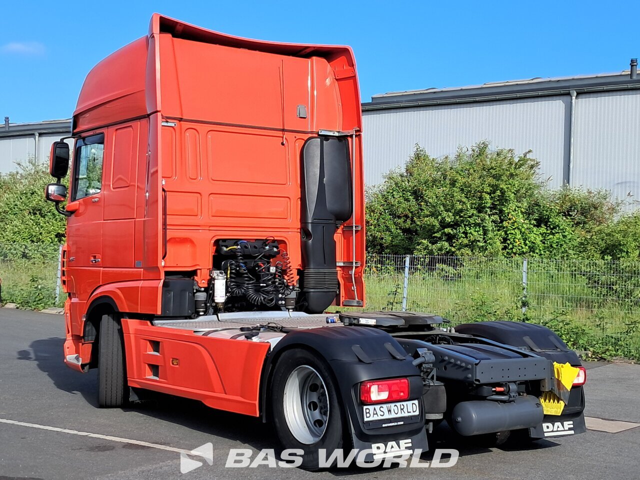 Back left : DAF XF 530 4X2 Tracteur routier