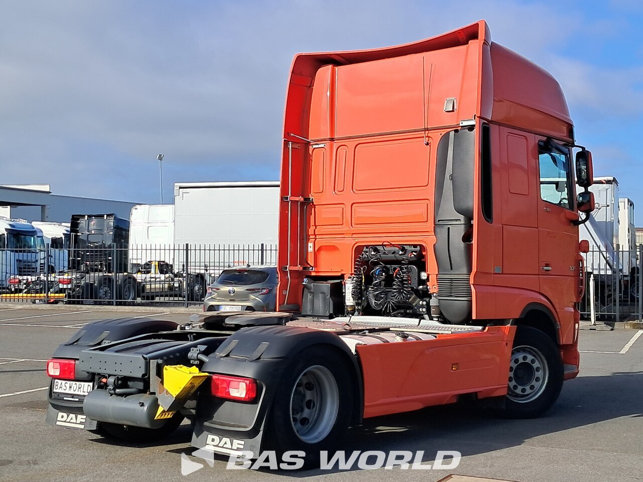 Back right : DAF XF 530 4X2 Tracteur routier