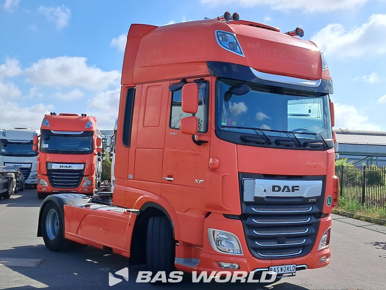 Front right : DAF XF 530 4X2 Tracteur routier