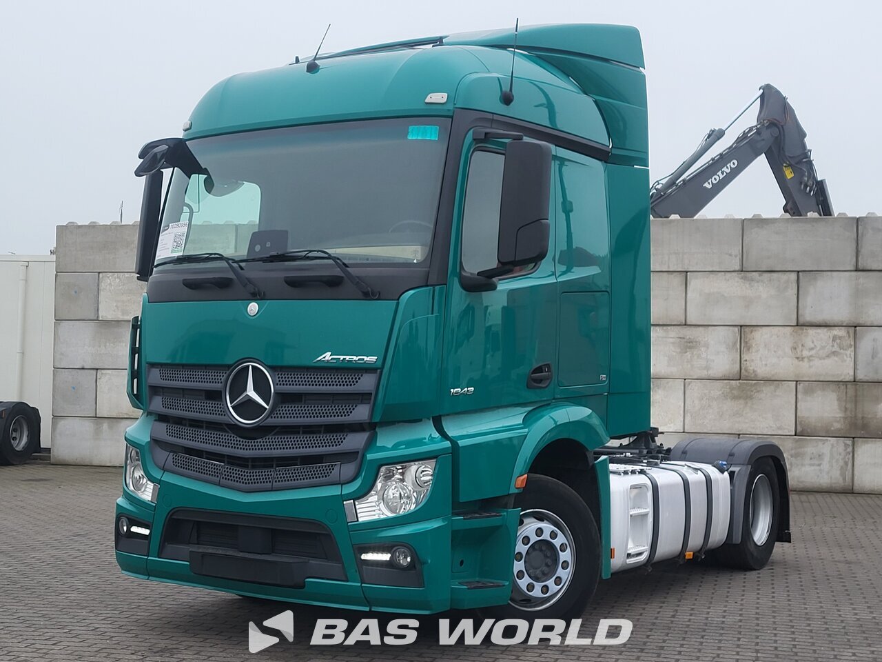Front left : Mercedes Actros 1843 4X2 Tracteur routier